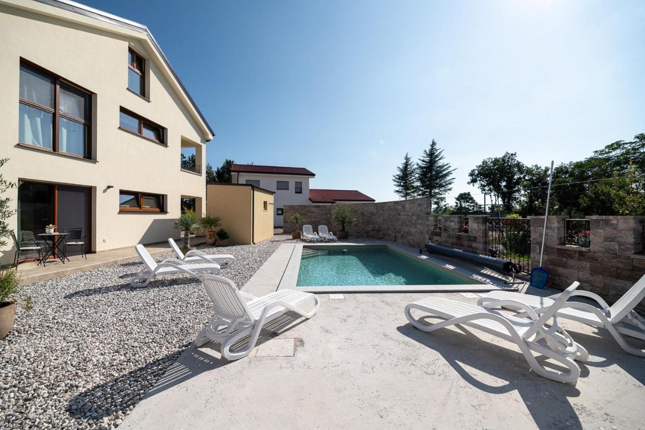 Apartments Kras 24 With Pool Sežana المظهر الخارجي الصورة