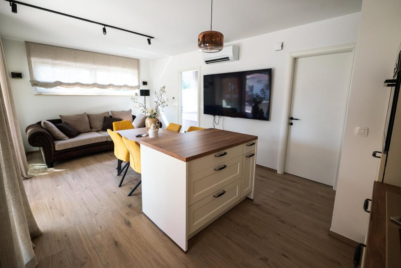 Apartments Kras 24 With Pool Sežana المظهر الخارجي الصورة