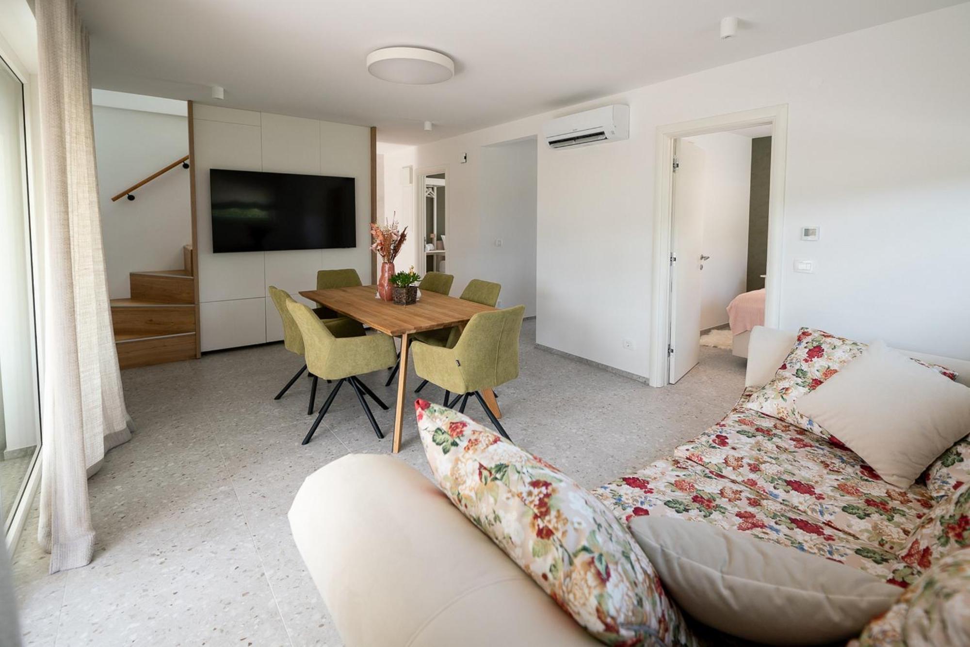 Apartments Kras 24 With Pool Sežana المظهر الخارجي الصورة